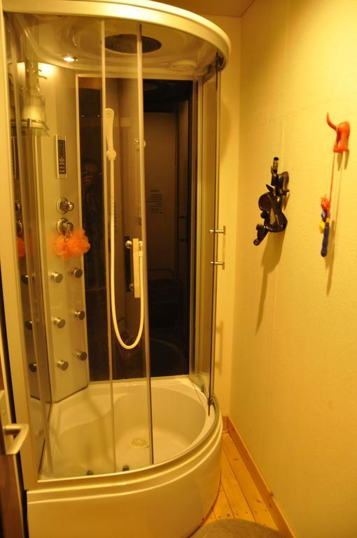 Santana Guest House Osaka Exterior foto